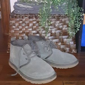 UGG Neumel Chukka boot gray